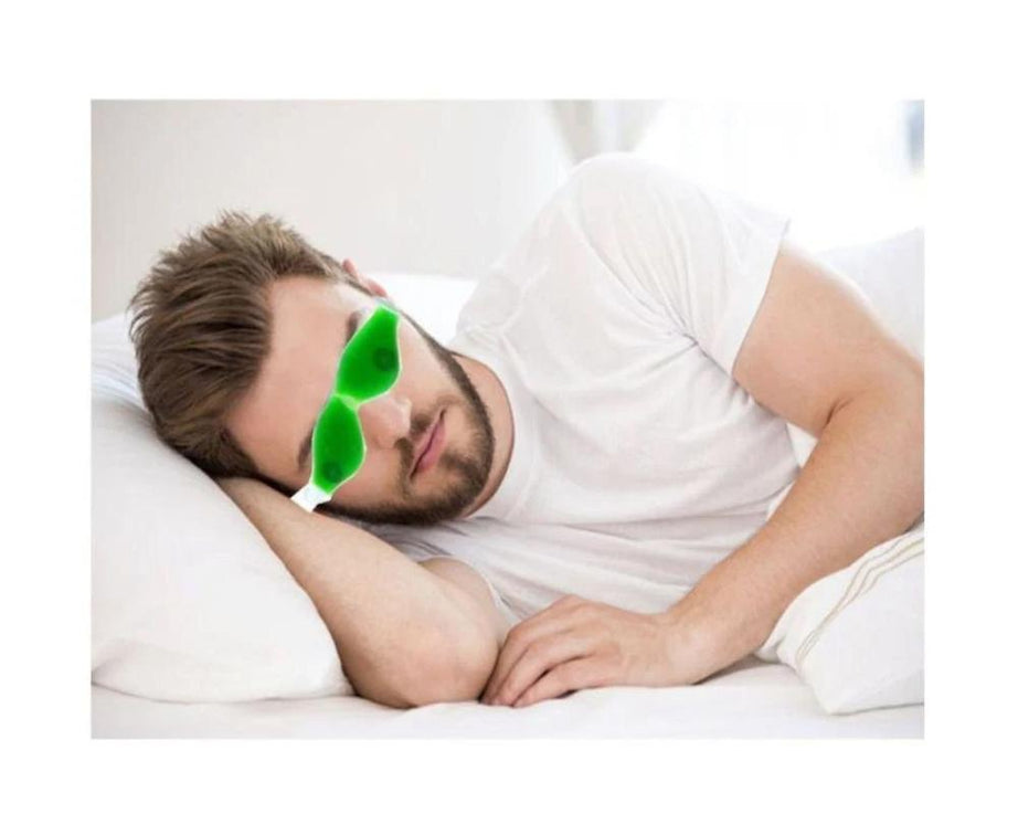 Black sleep mask for relaxation and dark circles