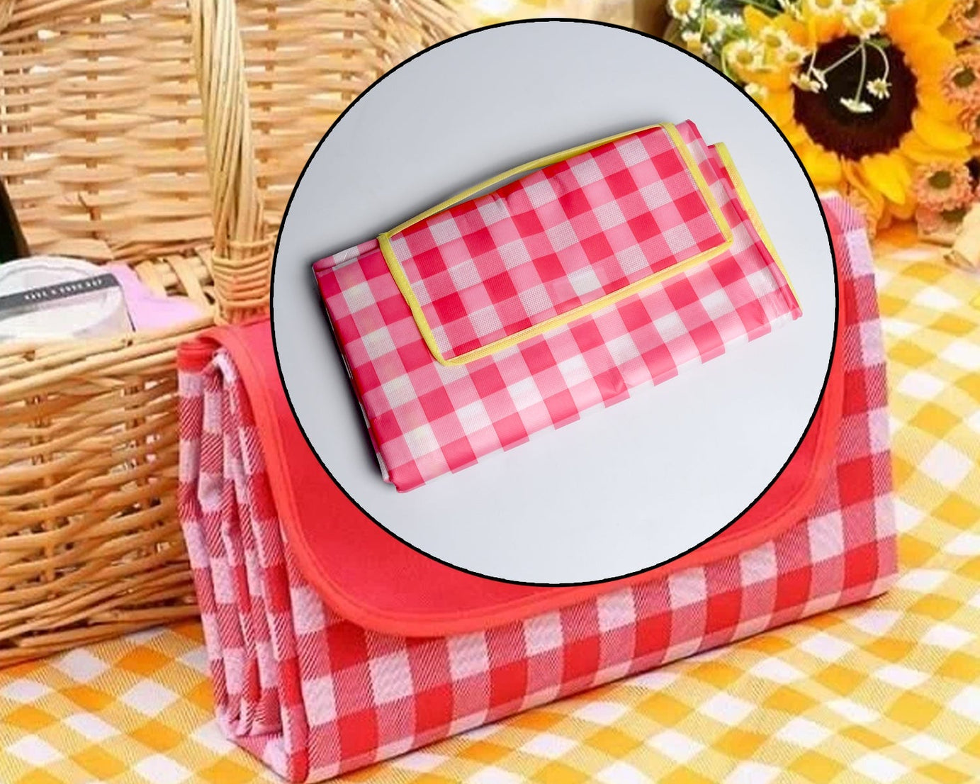 Foldable picnic blanket for beach or camping