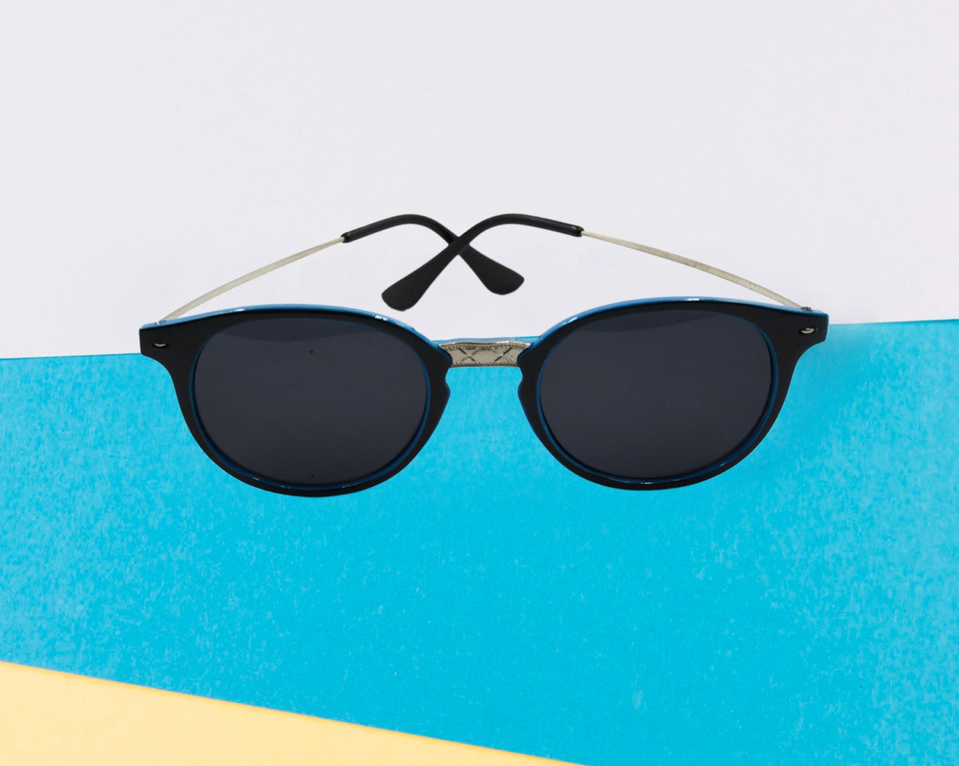 UV Protected Round Sunglasses, classic Sunglasses for Men & Women, Lightweight