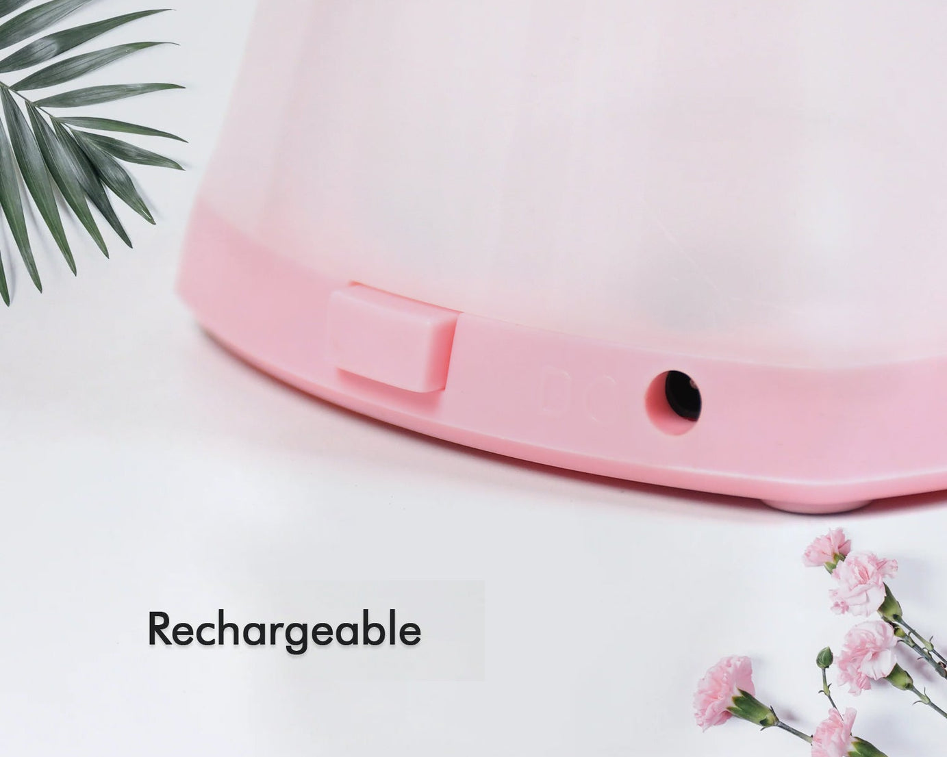 USB mini fan in bright colors