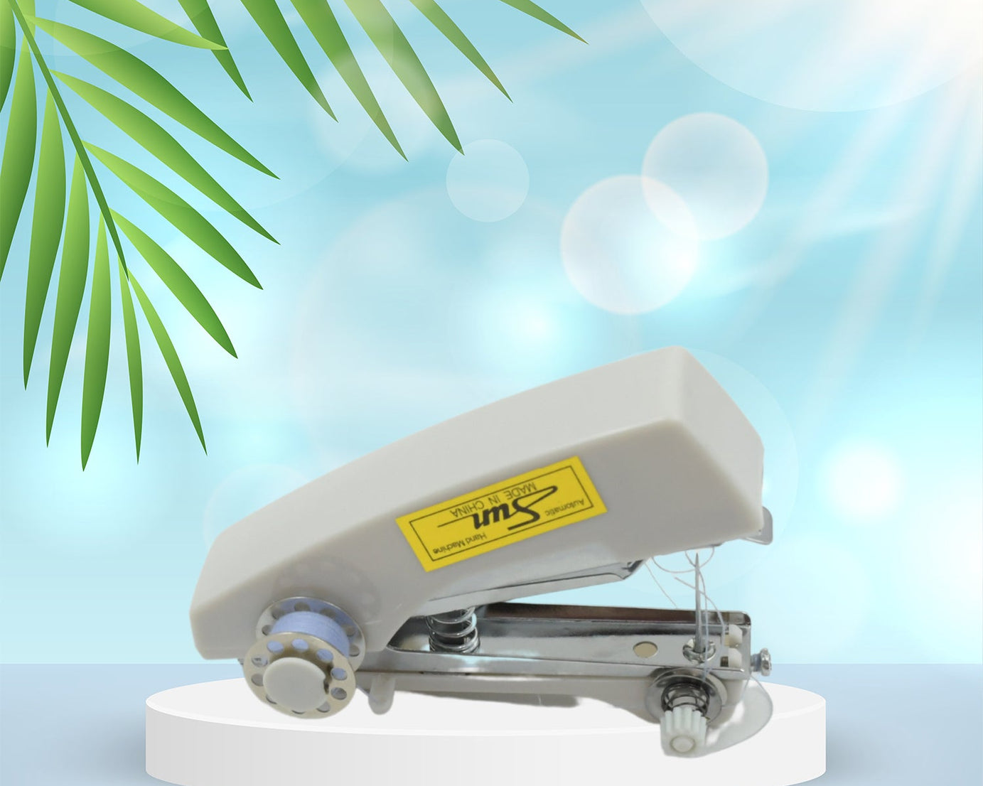 Hand-operated stitch stapler for clothing