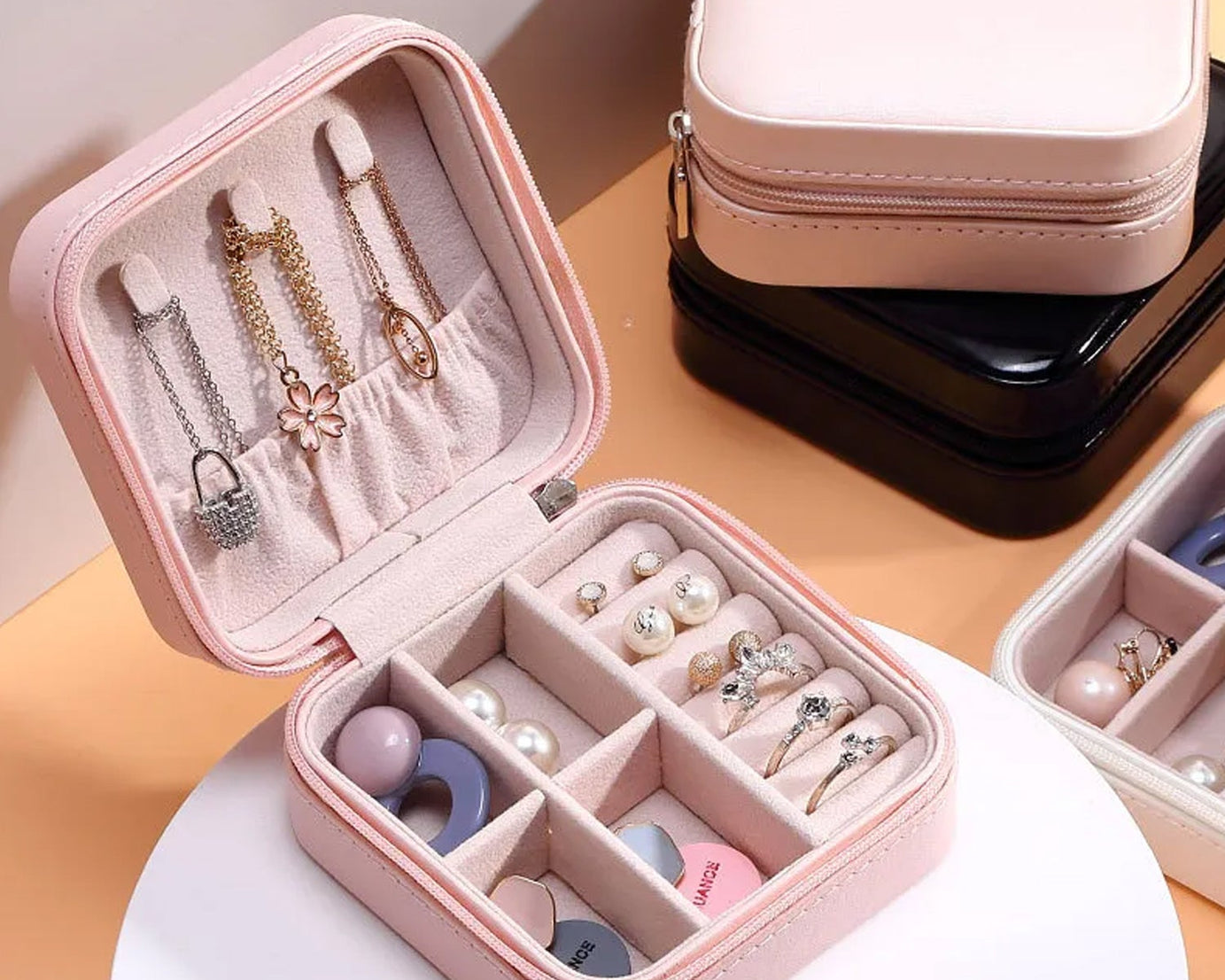 Jewellery Box for Women, Mini Portable Jewelry Box Organiser,PU Leather Jewlerrying Display Holder, Small Travel Jewellery Box for Girls, Women, Mother, Daughte, Travel Ring, Pendant, Earring, Necklace Storage Case