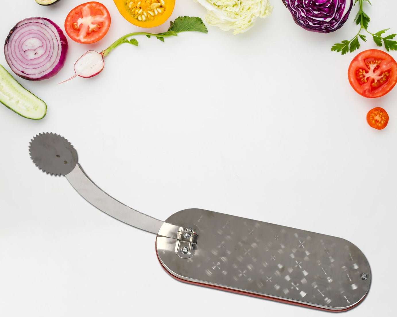 Steel vegetable cutter with sharp blades