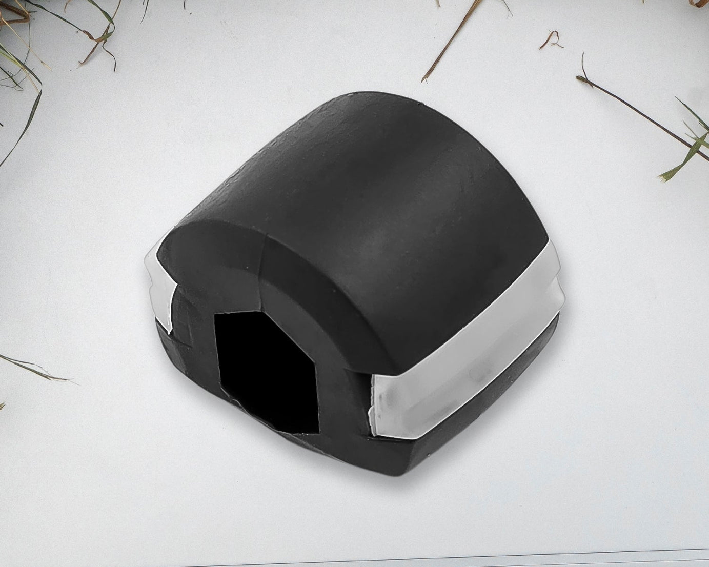 Cn Blk Mouth Exerciser Used To Gain Sharp And Chiselled Mouth Easily And Fast.