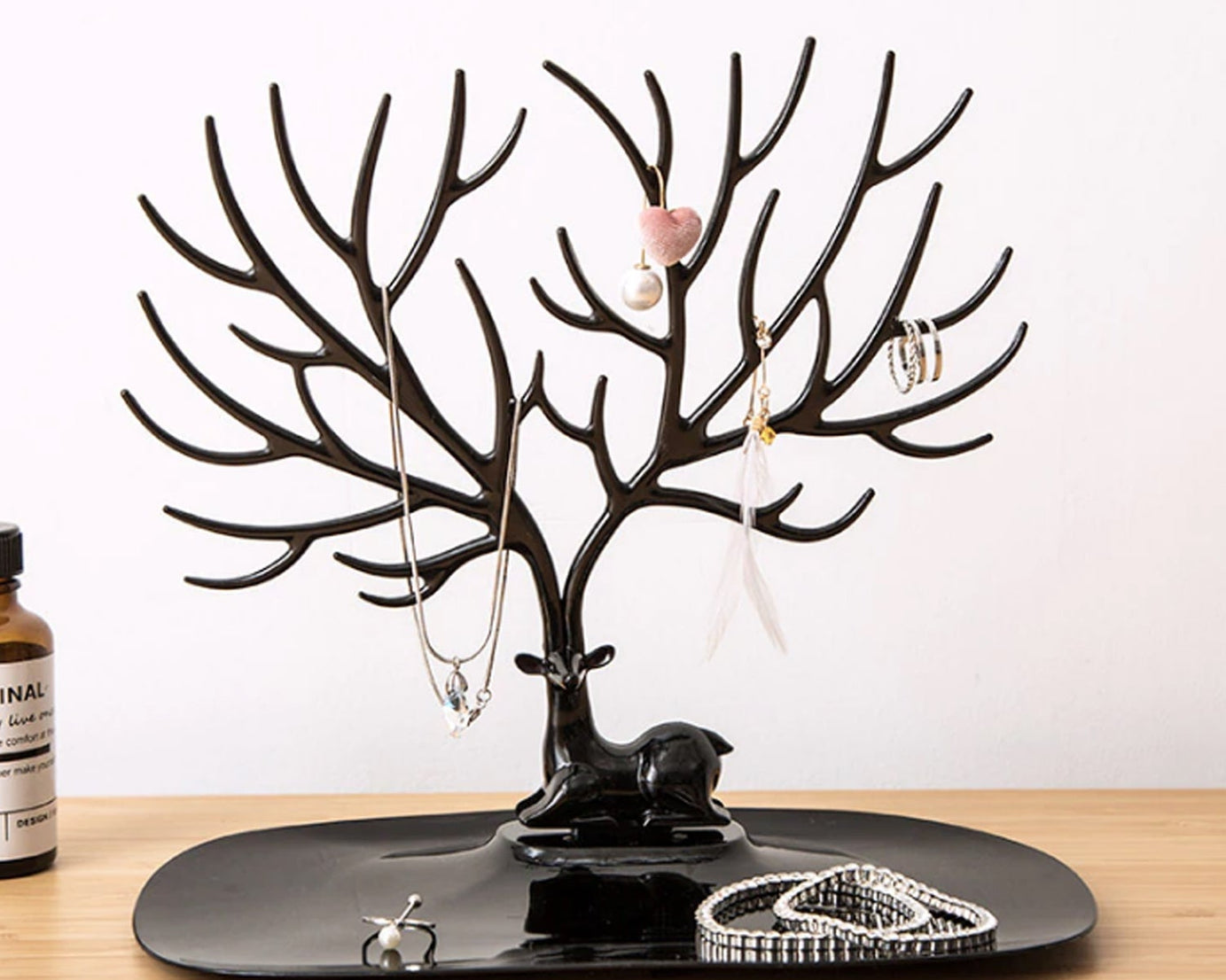 Deer-shaped jewelry display holder, earring organizer.