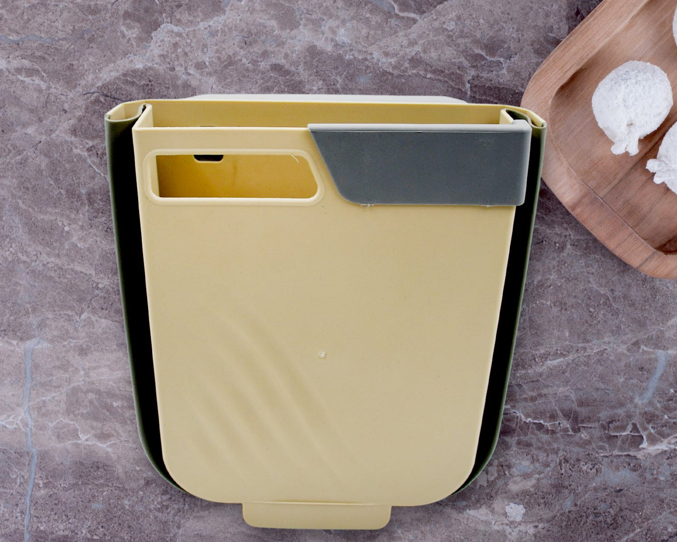 Hanging Trash Can for Kitchen Cabinet Door, Small Collapsible Foldable Waste Bins, Hanging Trash Holder for Bathroom Bedroom Office Car, Portable