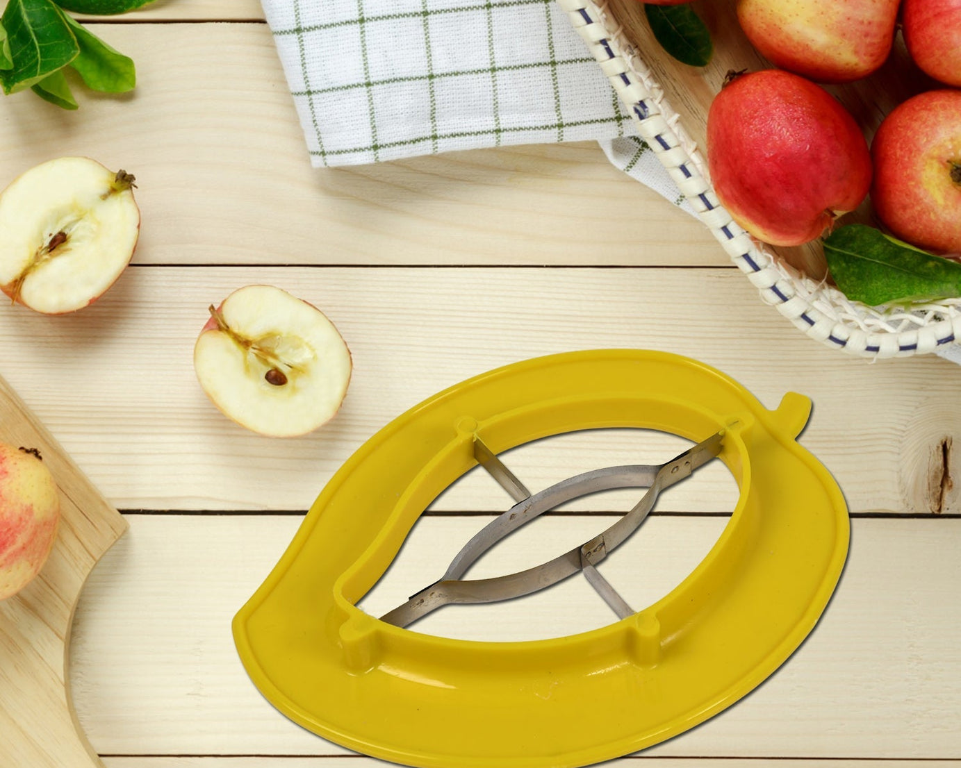 Mango cutter with sharp blades