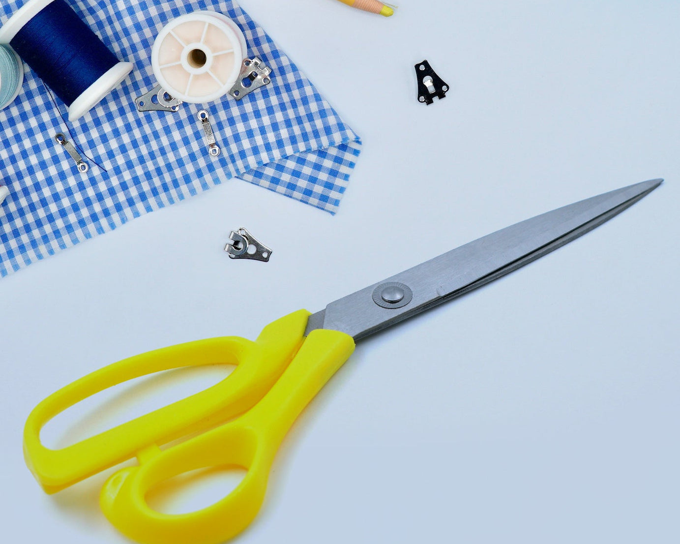 7583 Scissors for craft work paper cutter Scissor stainless steel All Purpose Ergonomic Comfort Grip Office Scissors Craft Shears Sharp Scissors (9 Inch)