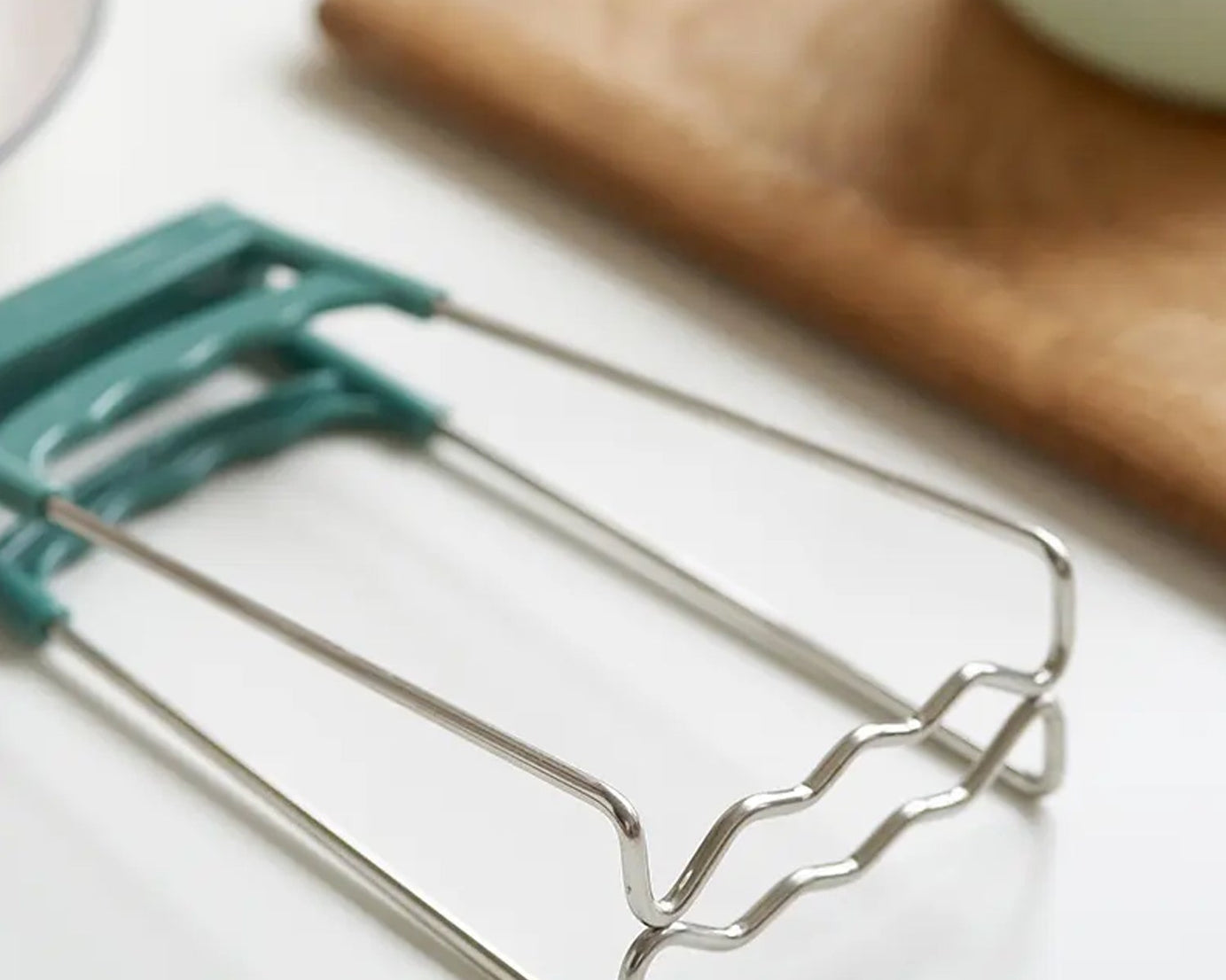 Kitchen Tongs, Bowls Clip Wear‑Resistant Bowls Plates Clip Lifter For Restaurants for Kitchen (1 Pc)