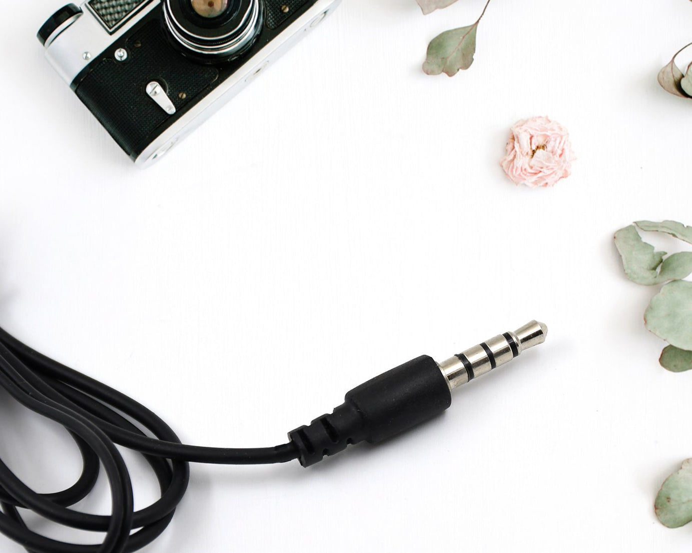 Sport Wired Earphone with Mic (1 Pc)