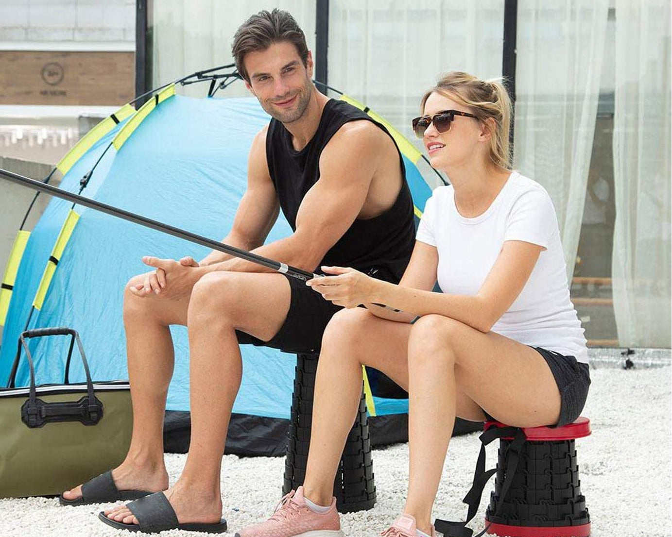 Retractable height adjusting stool