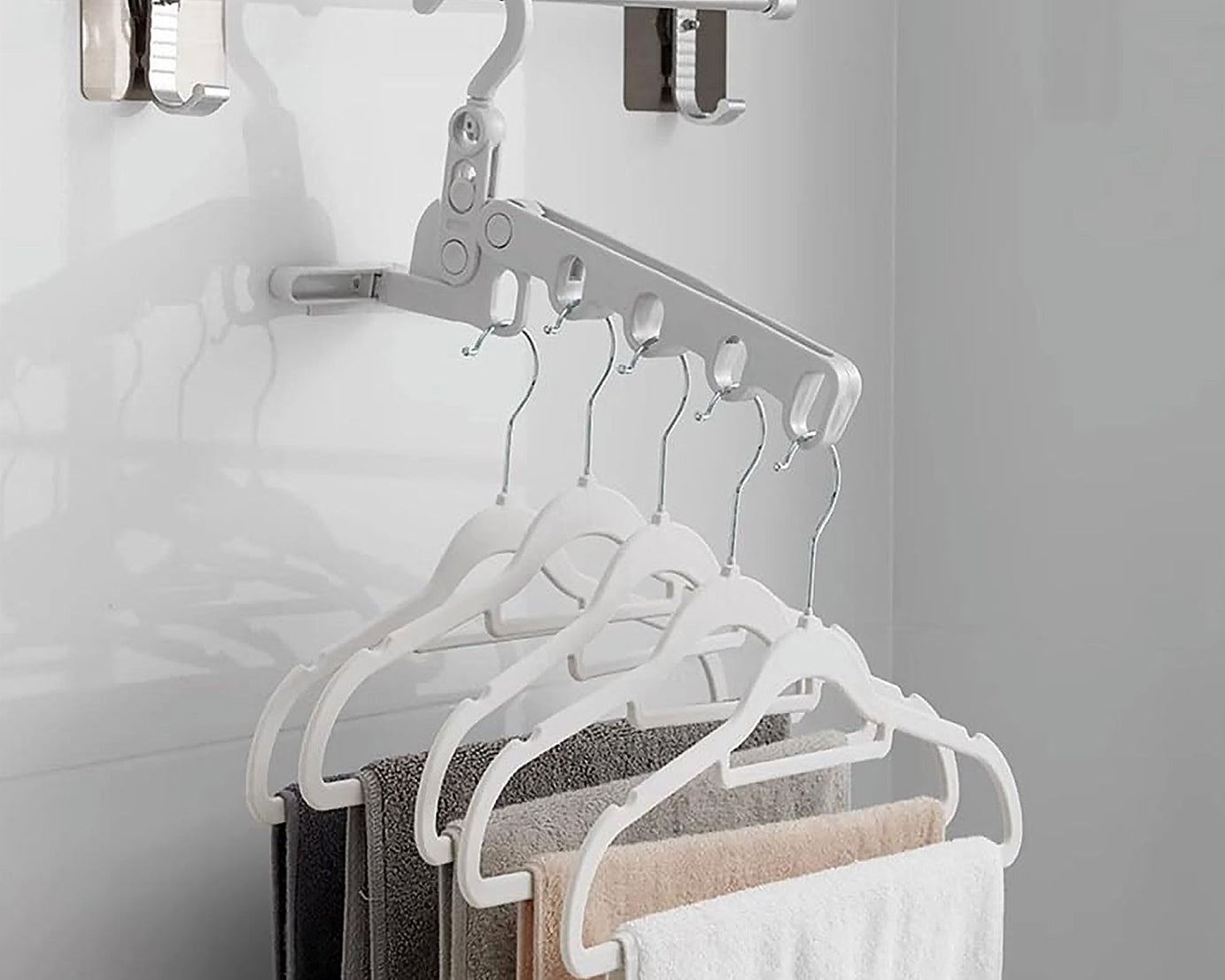 5 holes foldable clothes Hanger, travel clothes hanger, multifunctional clothes hanger, space-saving wall holder, clothes rack, robust clothes hanger for travel, indoors.