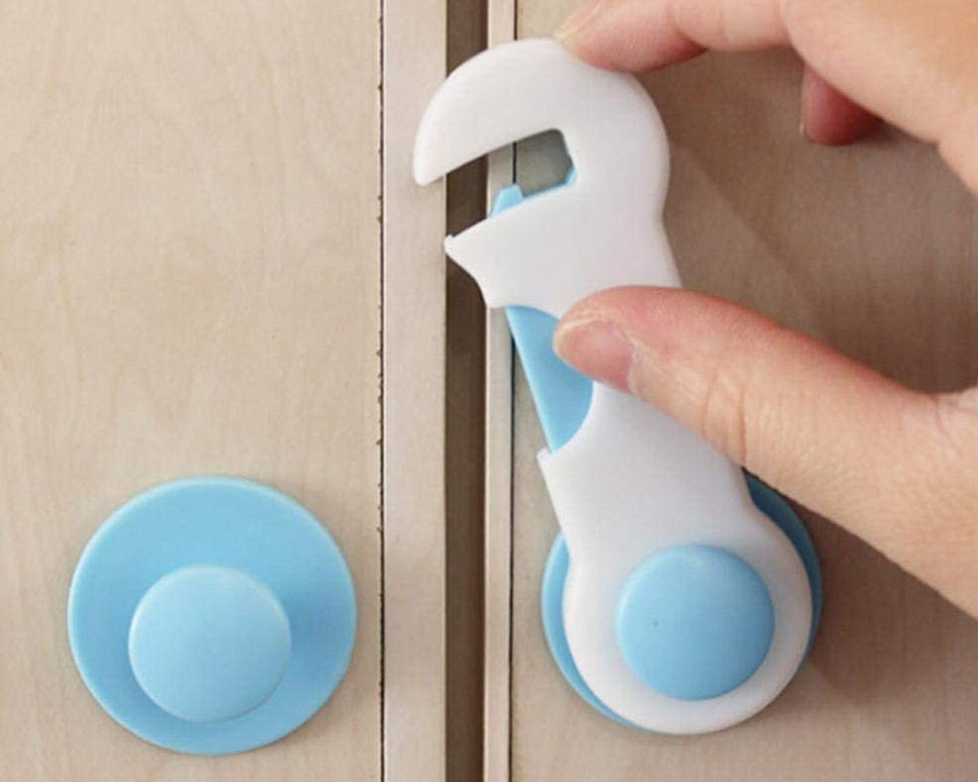 Safety lock for refrigerator