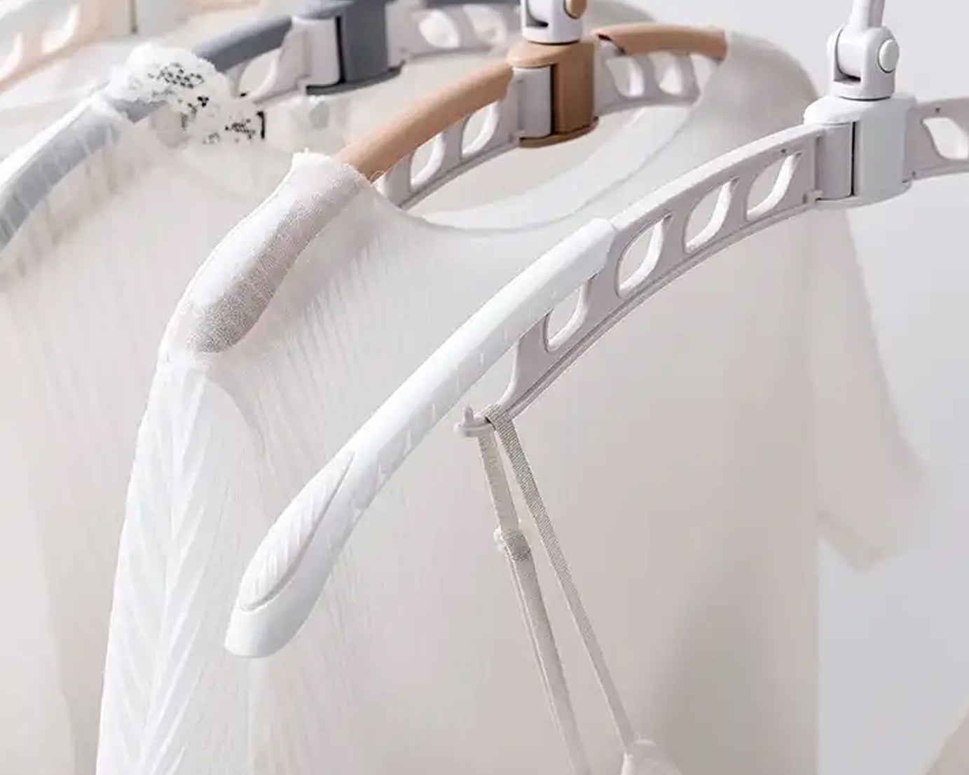 Portable Folding Clothes Hanger (1 Pc): 360° Rotation, Travel, Adjustable