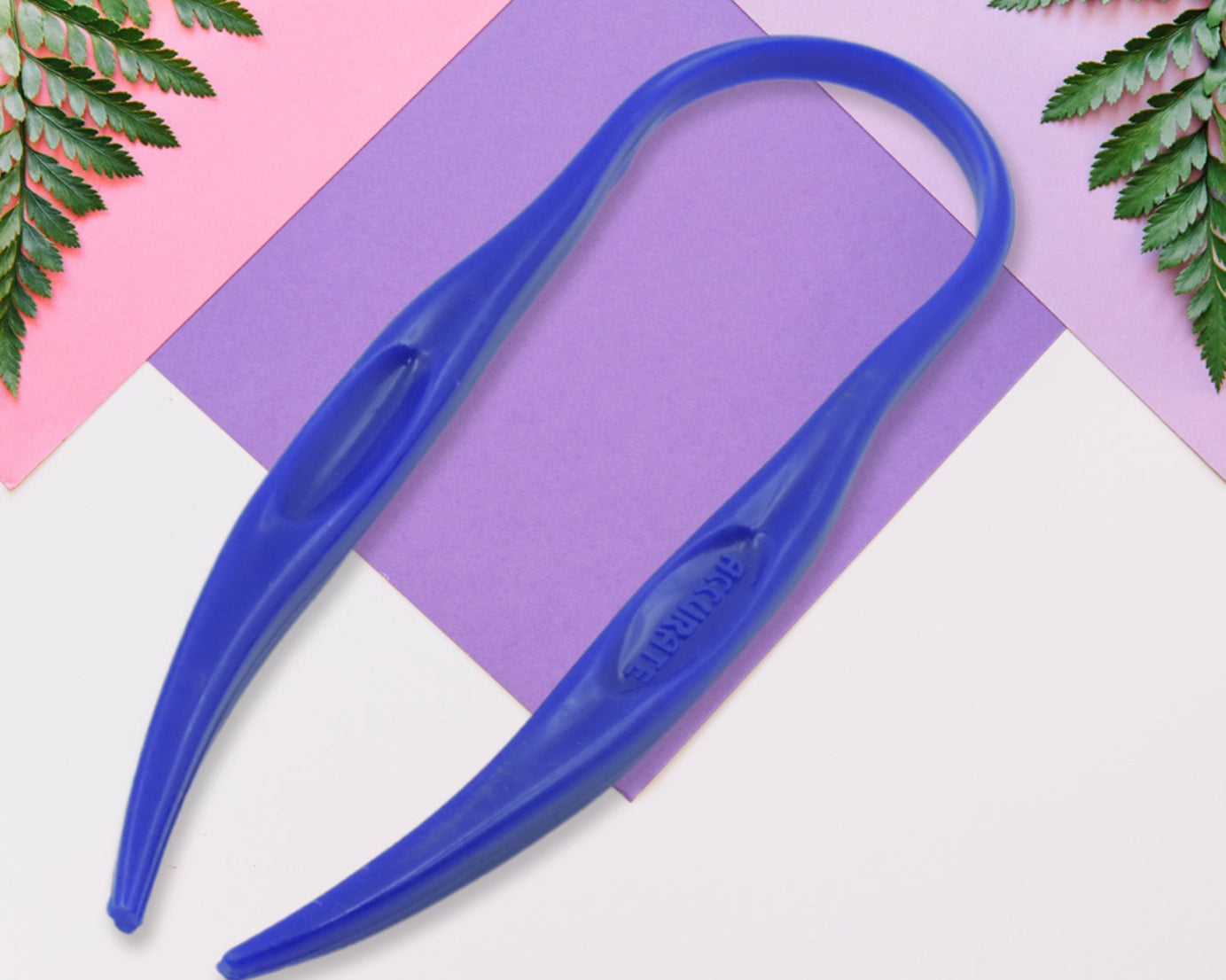 Plastic Tongue Cleaner For Kids & Adults | Tongue Scraper For Bad Breath, Maintain Oral Hygiene for Daily Use | for Fresh Breath & Bacteria Removal | Improved Taste Plastic With Handle Tongue Cleaner (1 Pc )