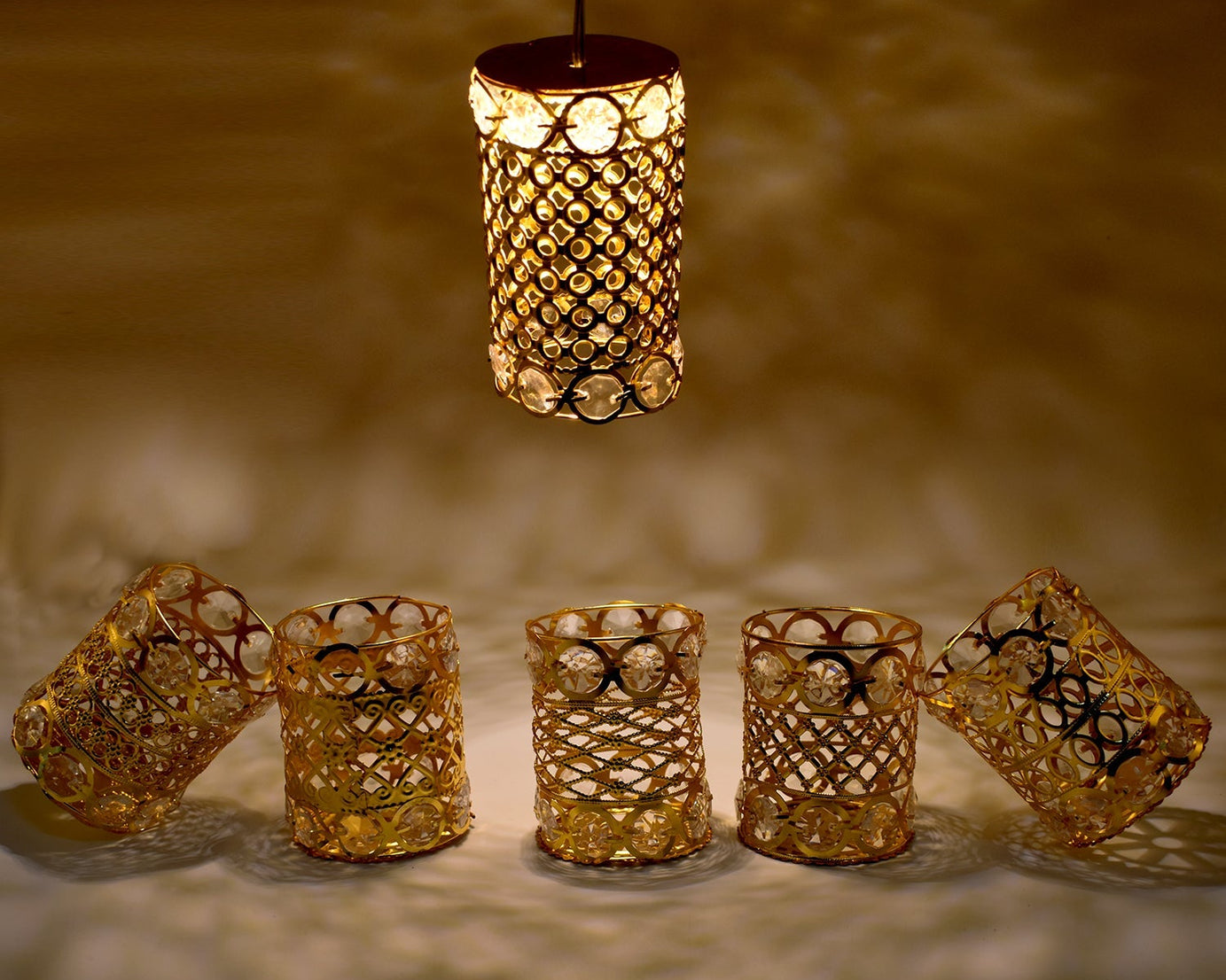 Diamond jhoomer with varied 2-line design.