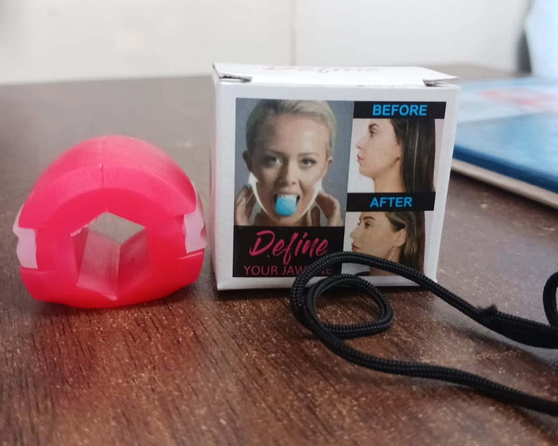 Cn Red Mouth Exerciser Used To Gain Sharp And Chiselled Mouth Easily And Fast.