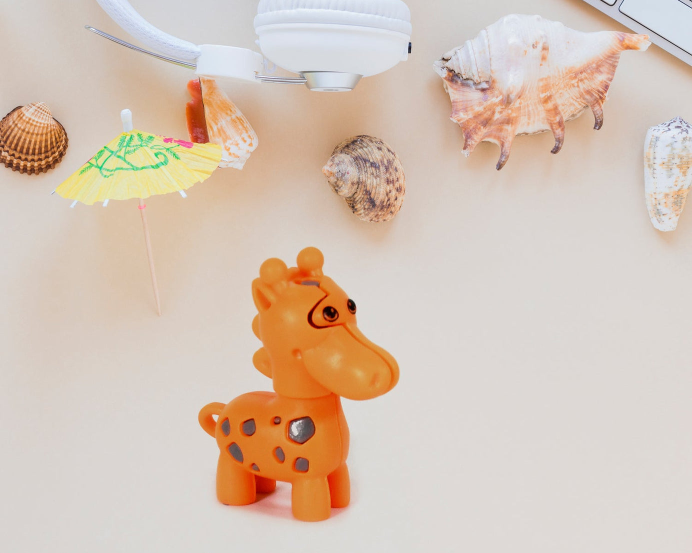 Extandable Giraffe toy, Cute Looking Giraffe with Extandable Neck