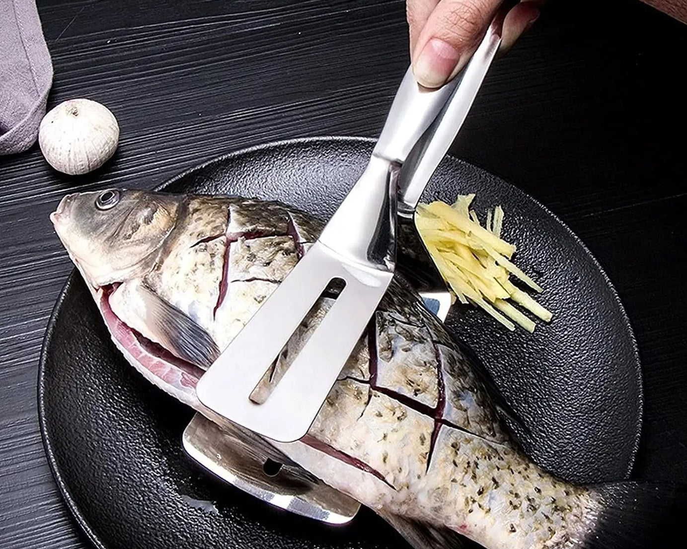 Multifunctional BBQ tongs with stainless steel clip clamp