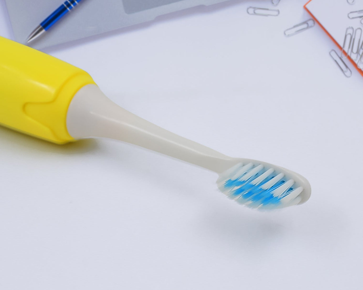 Adult Waterproof Electric Toothbrush 1 Head Battery Operated Toothbrush (1 Pc / Battery Not Included / Mix Color)