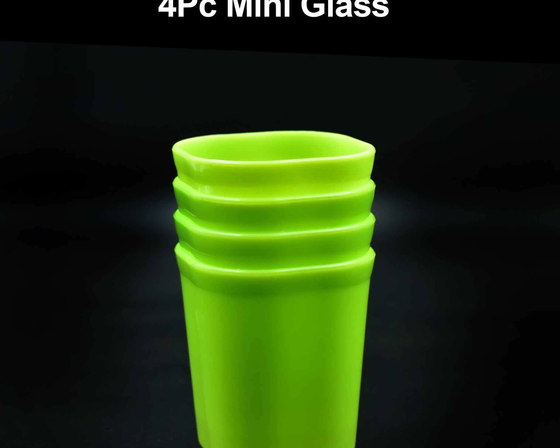 Set of 4 drinking glasses, made of unbreakable plastic.