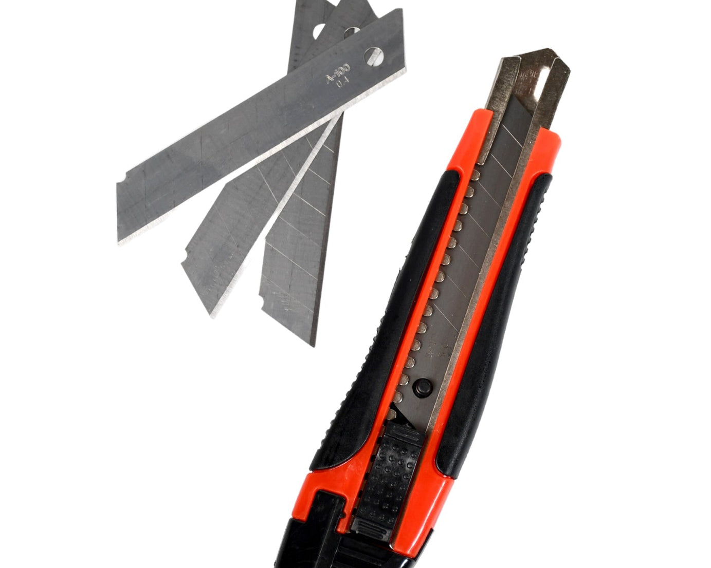 Cutter knife with rubber grip