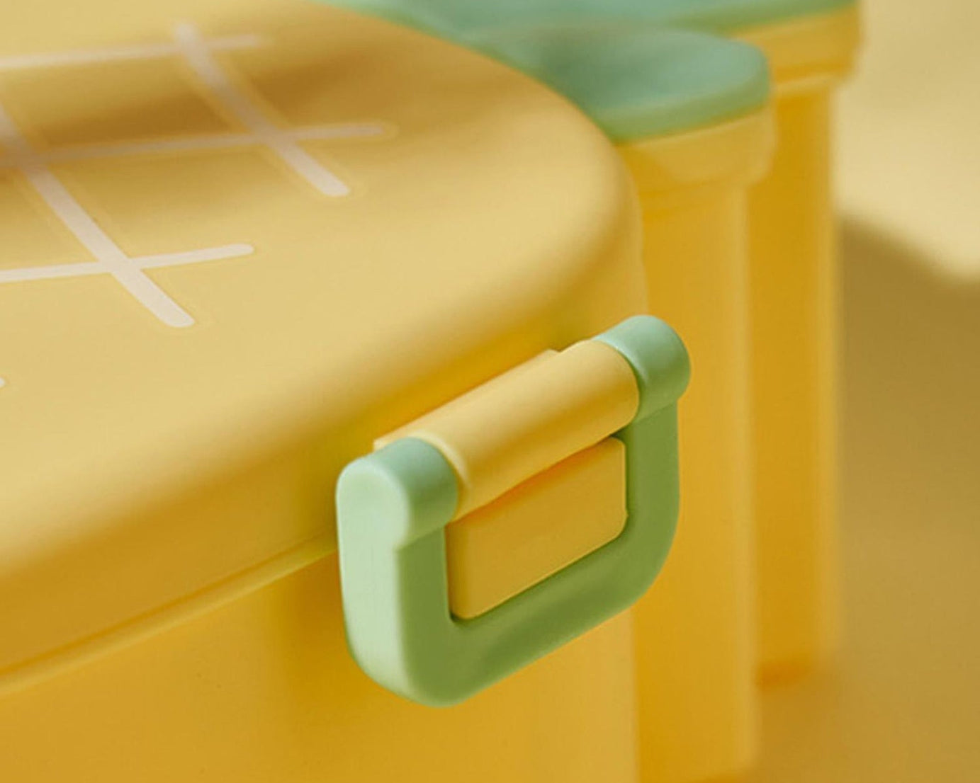 Kids Lunch Box Cute Pineapple Shaped Bento Box with Fork Spoon Snack Candy Container Microwave Portable Office Lunch Box (1 Pc / With Spoon, Fork & Color Box)