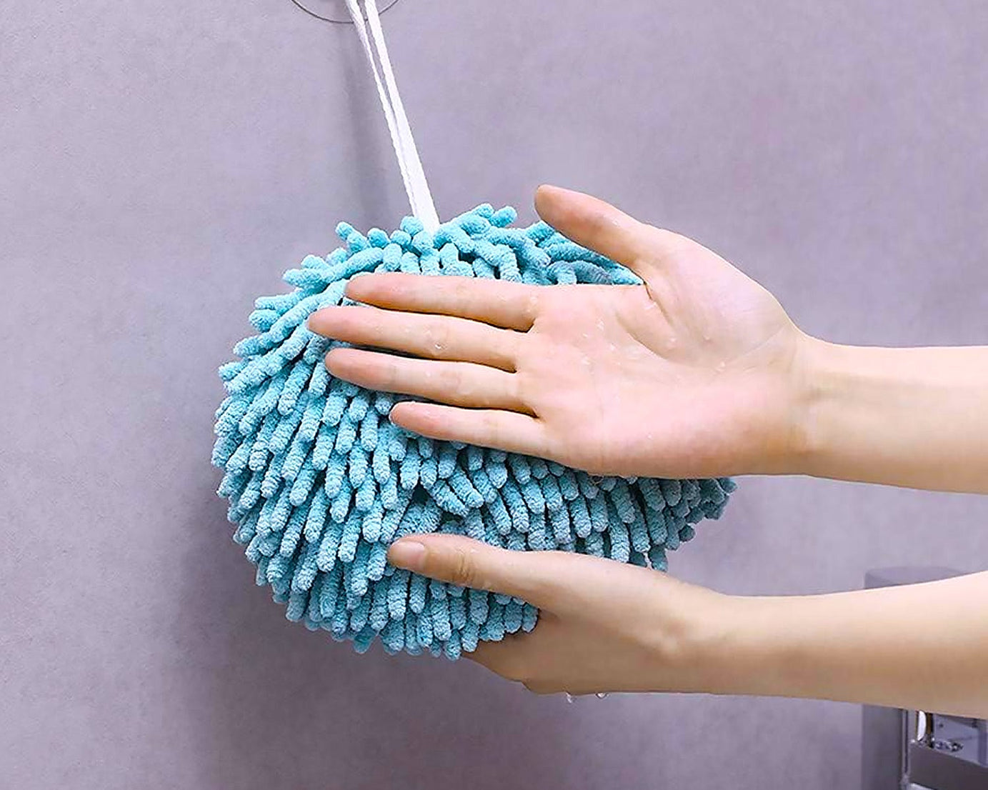 Hand Towels for Bathroom, Kitchen Hand Towel Hand Dry Towels Absorbent Soft Hanging Hand Bath Towels Microfiber Plush Chenille Hand Towel Ball Machine Washable Bathroom with Loop (1 Pc)