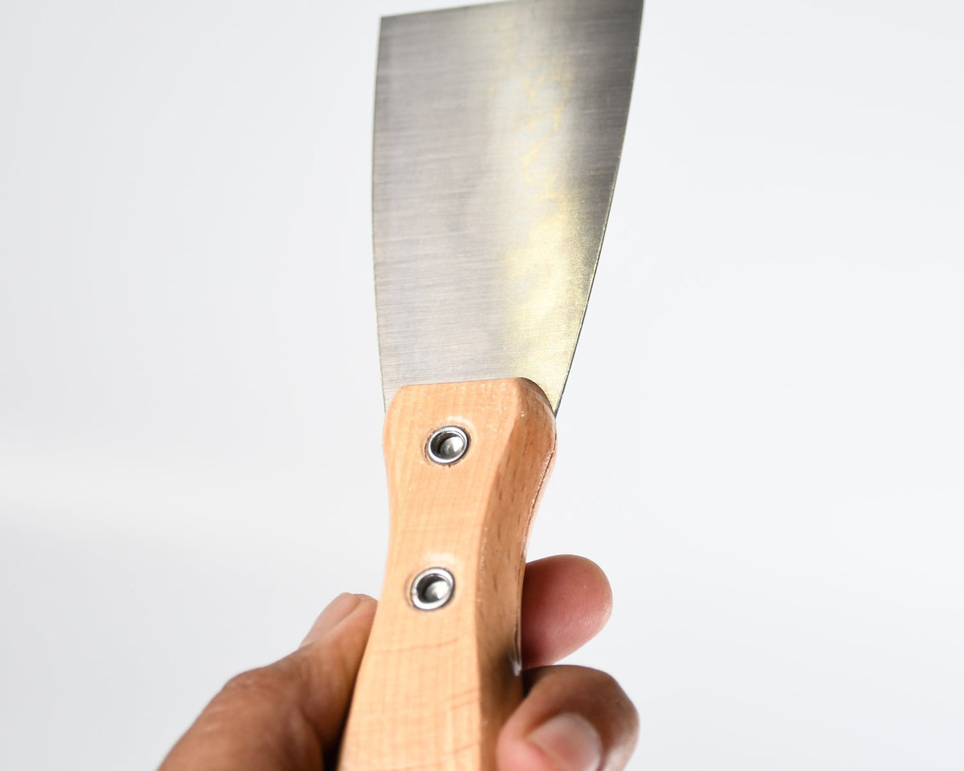 Durable putty knives
