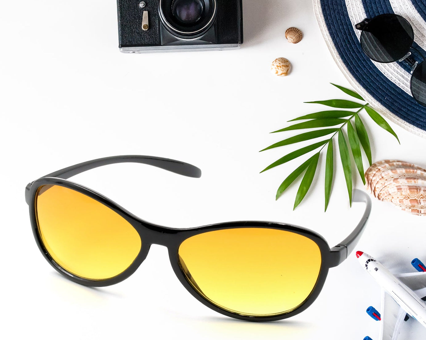 8764 Smart Vision Glasses UV Protected Sunglasses, Lightweight and Attractive Design 3D classic Sunglasses for Men & Women, Lightweight, Both Outdoor and Indoor Use (1 Pc )