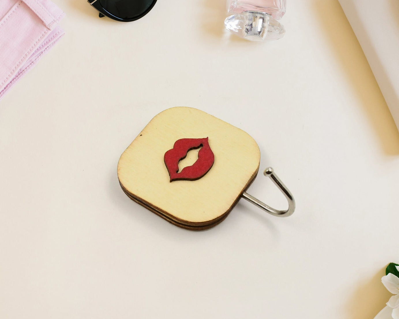 Wooden Cartoon Hook Wall Hanging Hooks Wall Storage Hook Wall Mounted Hat Hooks Wall Coat Hooks Hanger Backpack Hook Clothes Hook Office Towel Hook Clothing Iron (1 pc)