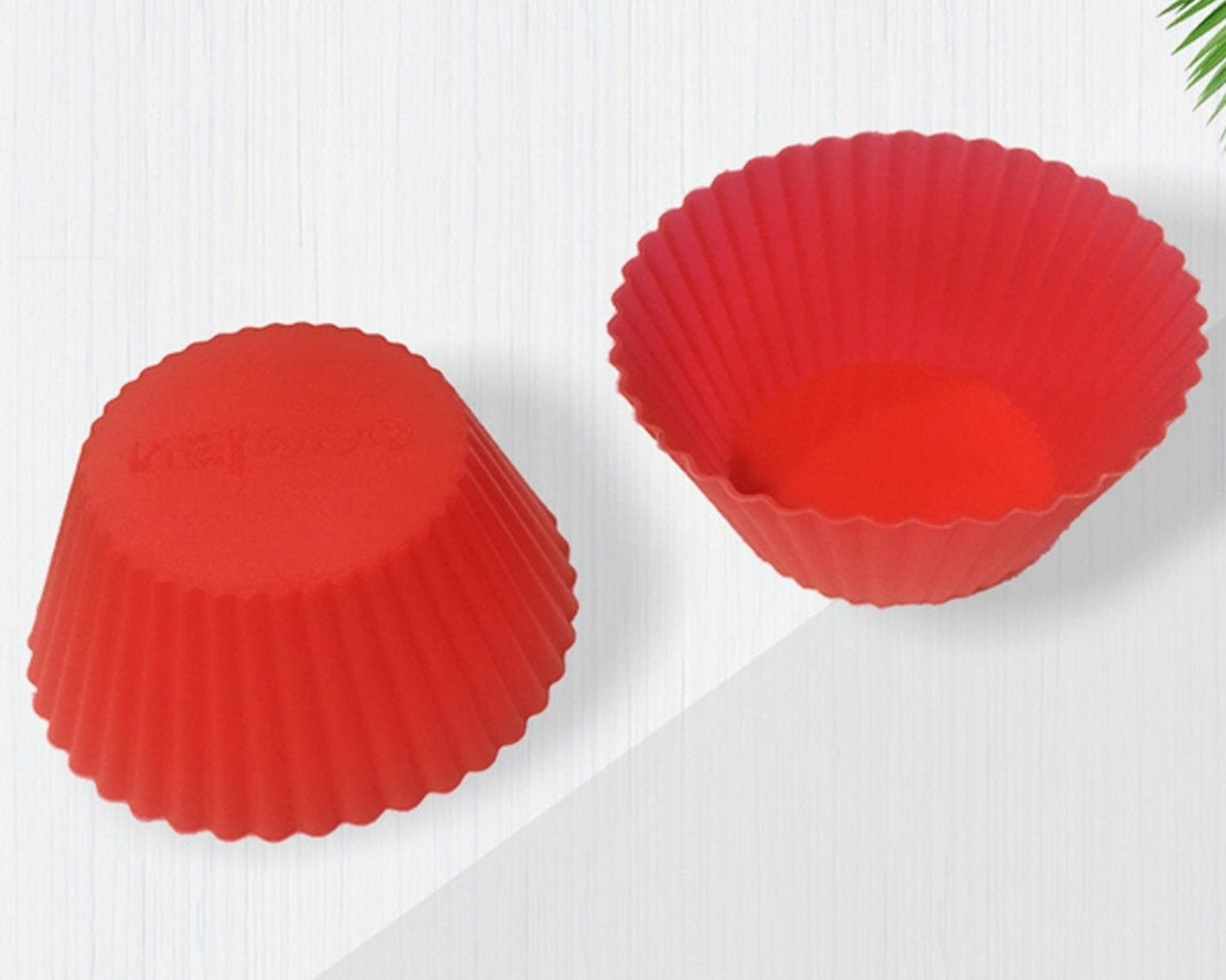 Silicone cupcake mould, flexible and durable.