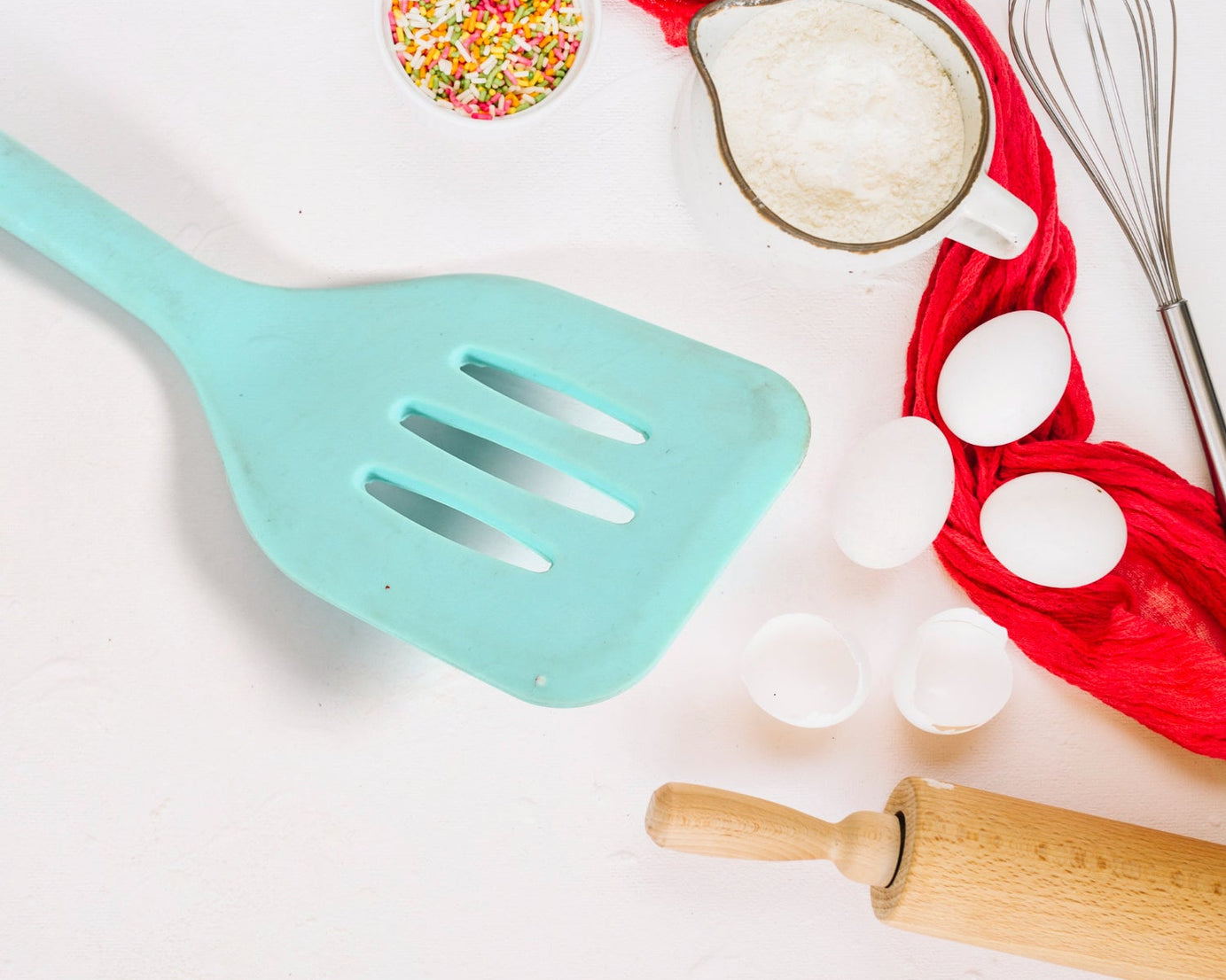 Multipurpose Silicone Spoon, Silicone Basting Spoon Non-Stick Kitchen Utensils Household Gadgets Heat-Resistant Non Stick Spoons Kitchen Cookware Items For Cooking and Baking (1 pc)