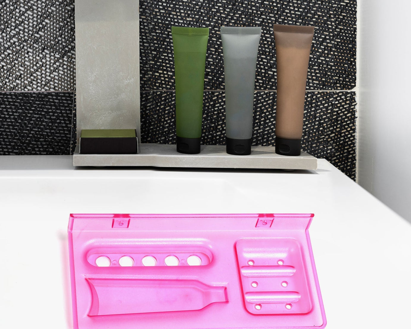 3-in-1 glass soap dish, suitable for stand use