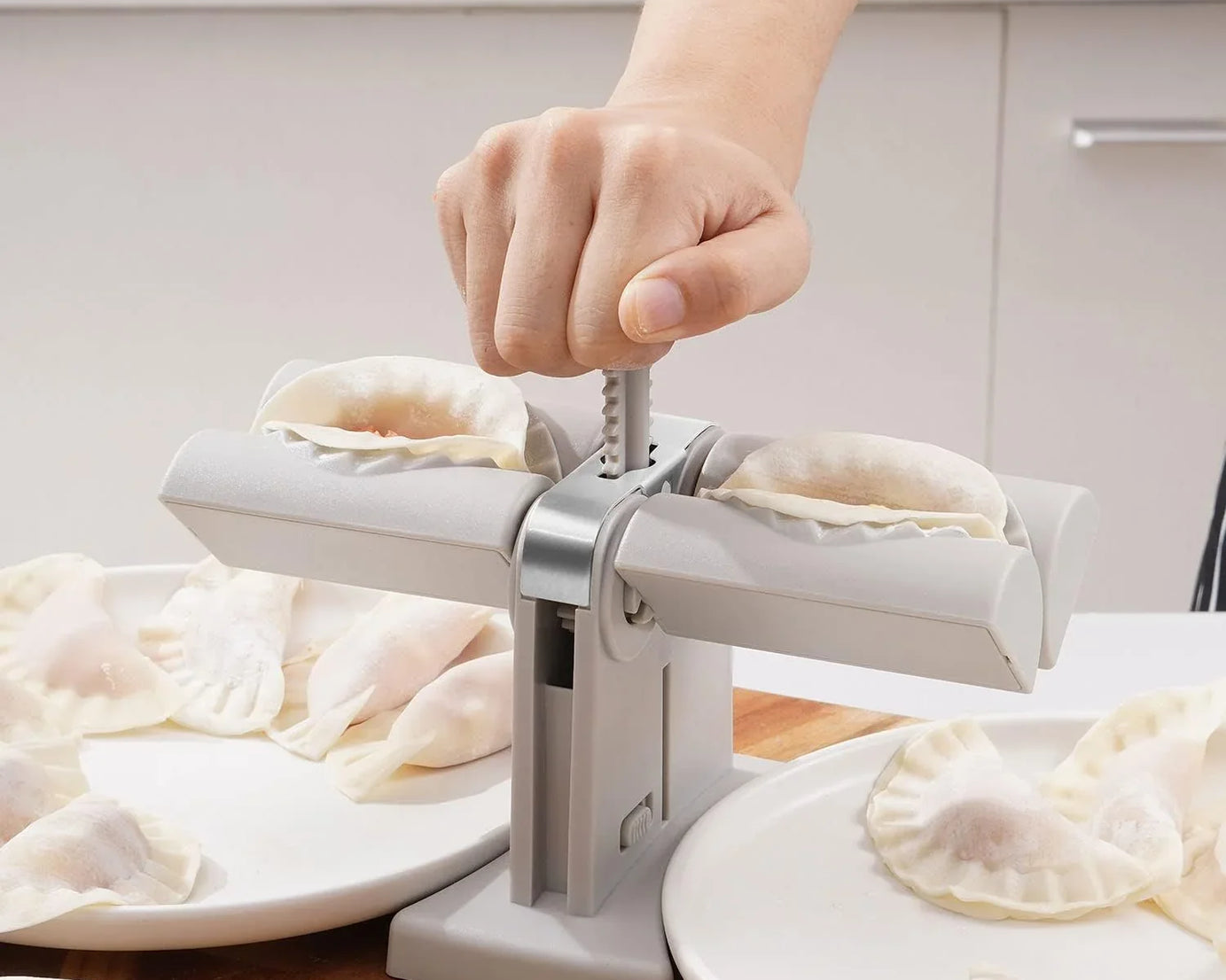 DUMPLING MAKER MOLD,DOUBLE HEAD DUMPLING MOLD WRAP TWO AT A ONE TIME,HOUSEHOLD DUMPLING MAKER MOULD,EASY-TOOL FOR MAKING DUMPLINGS,DUMPLING PRESS MOLD KITCHEN ACCESSORIES (Brown Box)