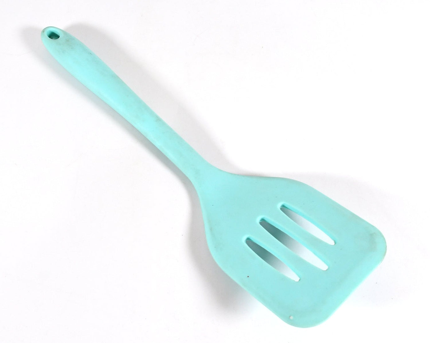 Multipurpose Silicone Spoon, Silicone Basting Spoon Non-Stick Kitchen Utensils Household Gadgets Heat-Resistant Non Stick Spoons Kitchen Cookware Items For Cooking and Baking (1 pc)