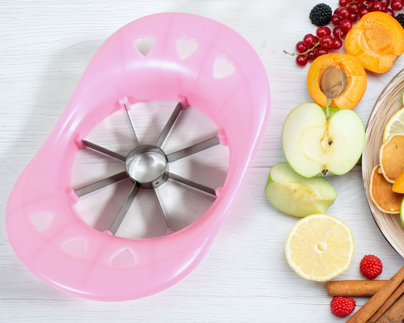 Multi Purpose Fruit Slicer Apple Cutter Regular With 8 Stainless Steel Blades Apple Slicer (1 Pc)