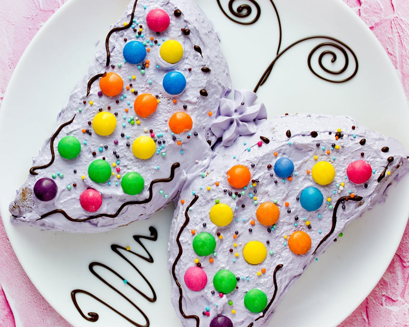 Butterfly Shape Cake Cup Liners I Silicone Baking Cups I Muffin Cupcake Cases I Microwave or Oven Tray Safe I Molds for Handmade Soap, Biscuit, Chocolate, Muffins, Jelly – Pack of 4