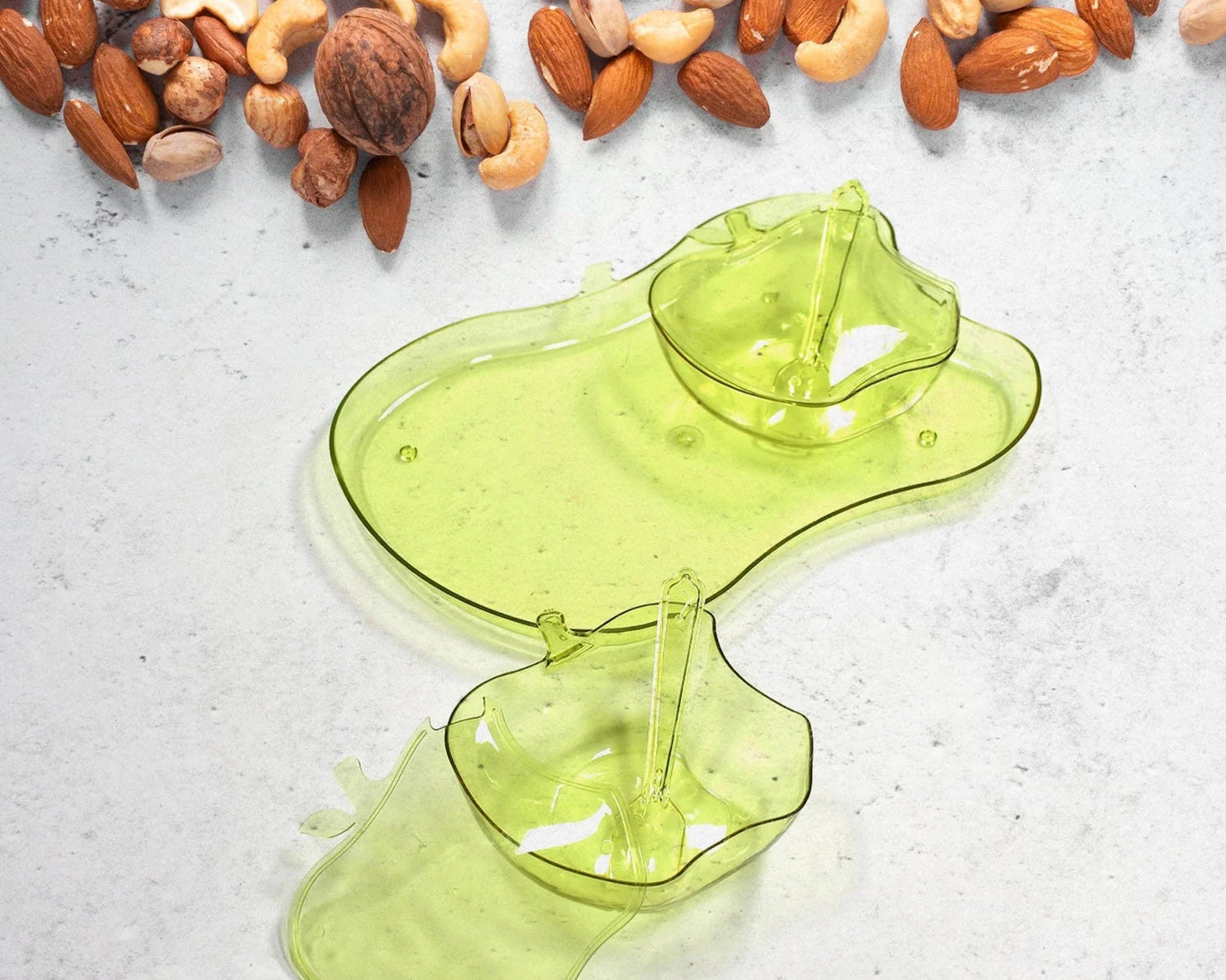 Tray bowl shaped like an apple