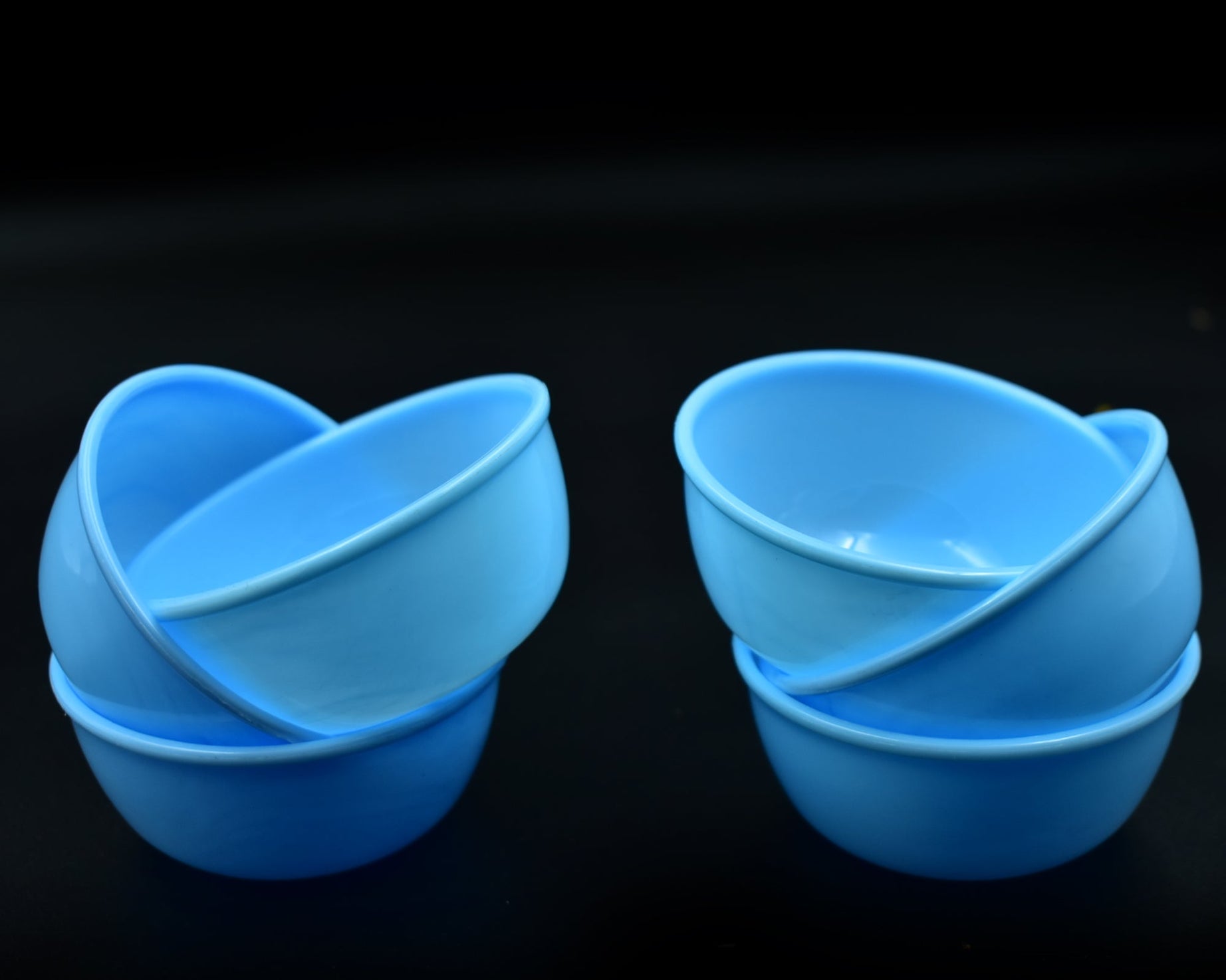 Microwave-safe plastic bowls, set of 6, unbreakable.