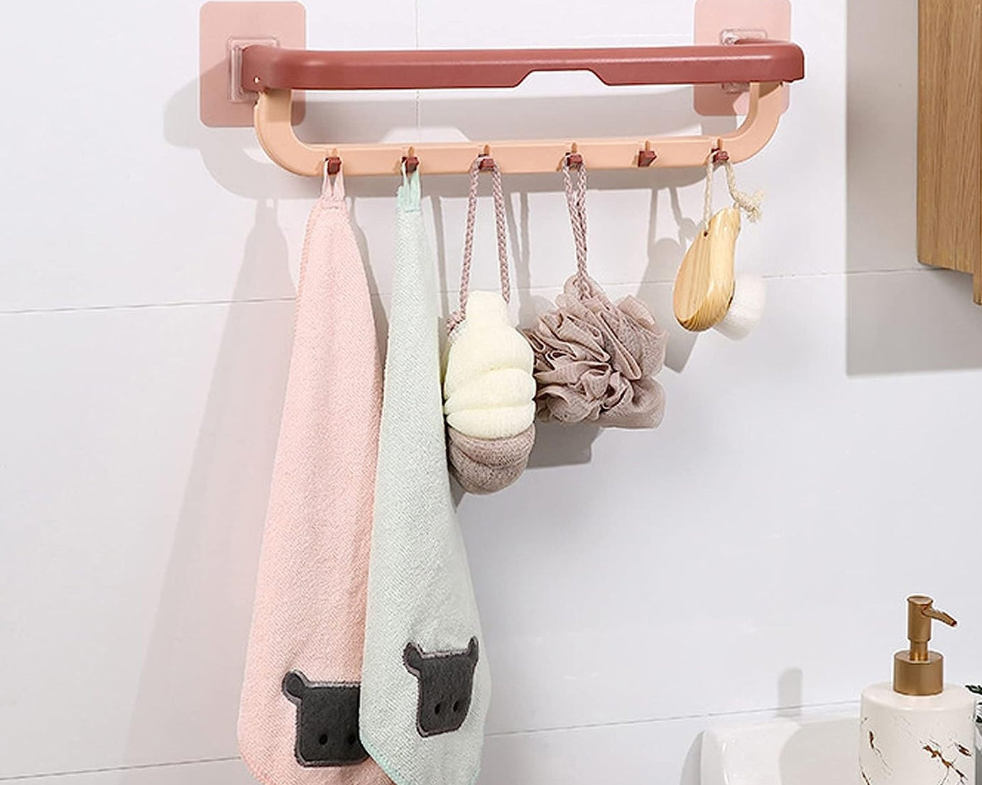 Adjustable towel rack with hooks