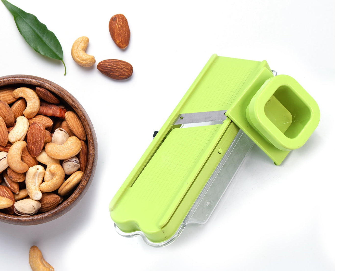 Efficient dry fruit and vegetable cutter.