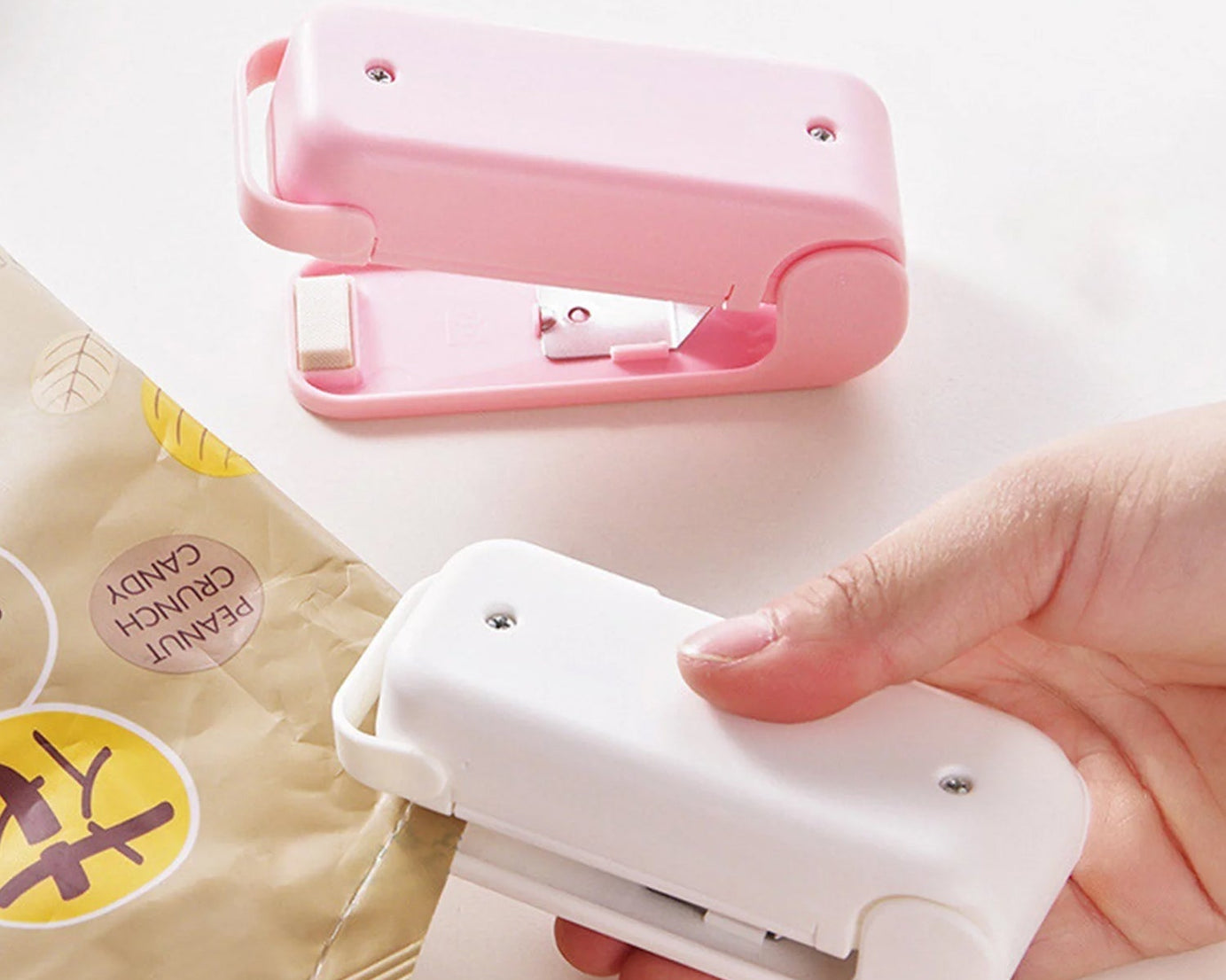 Portable mini plastic bag sealer