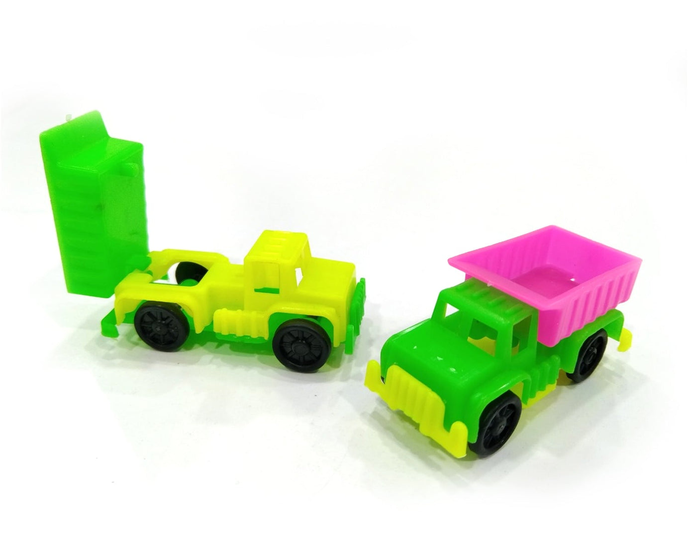 Dumper truck toy with moving dump bed