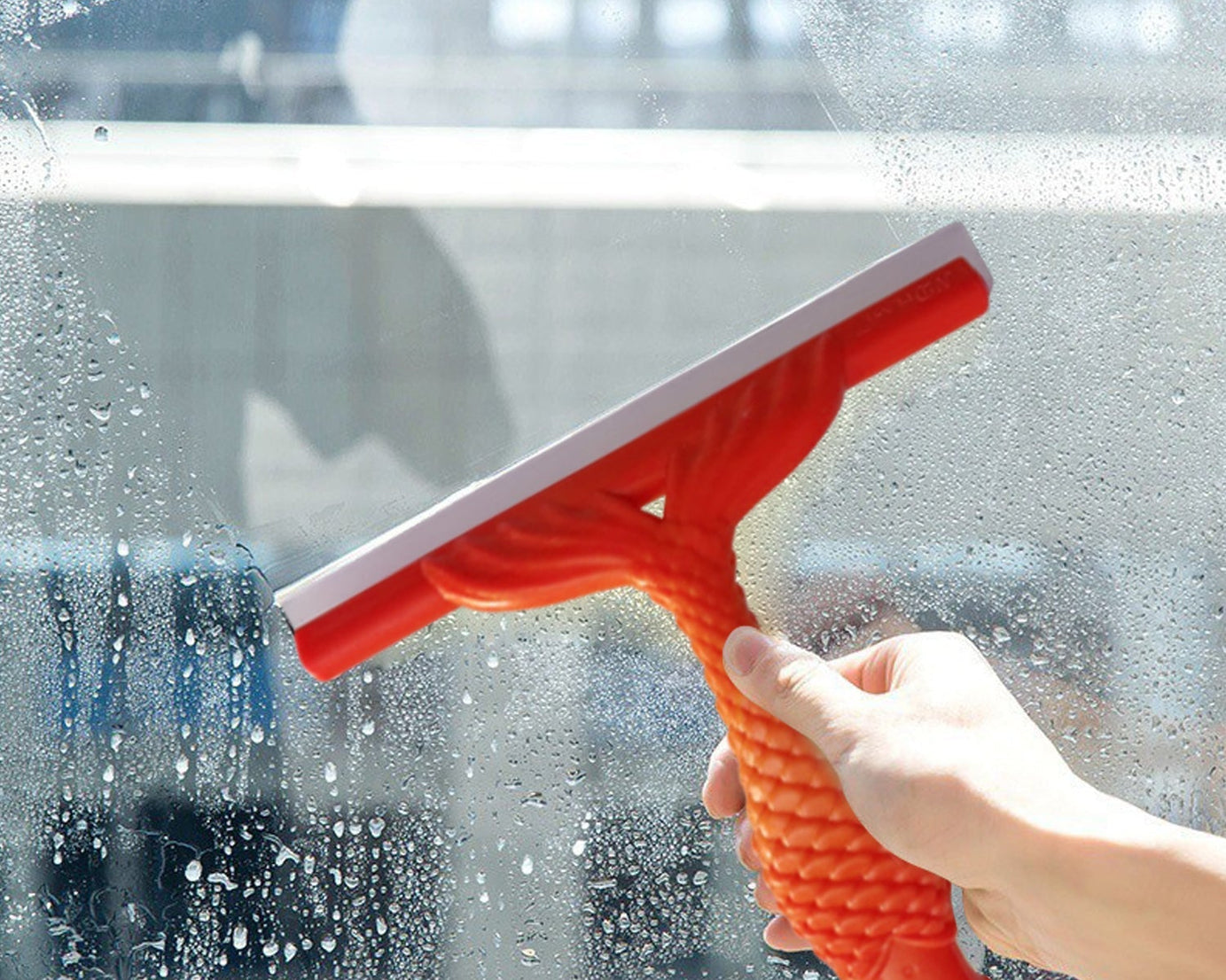 Multipurpose cleaning wiper, effective for both wet and dry surfaces