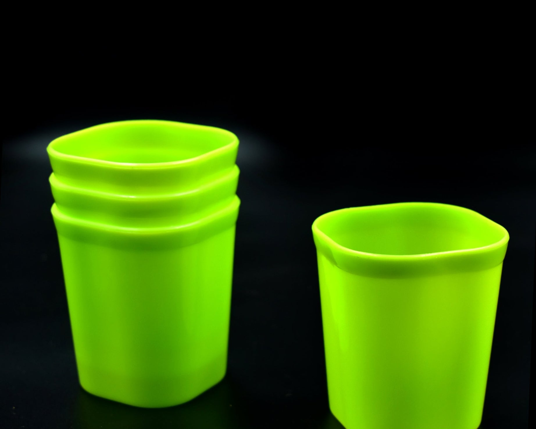 Plastic drinking glass set, ideal for daily use.
