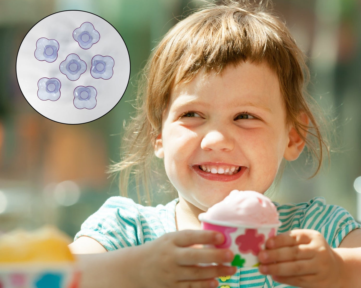 Set of plastic dessert bowls