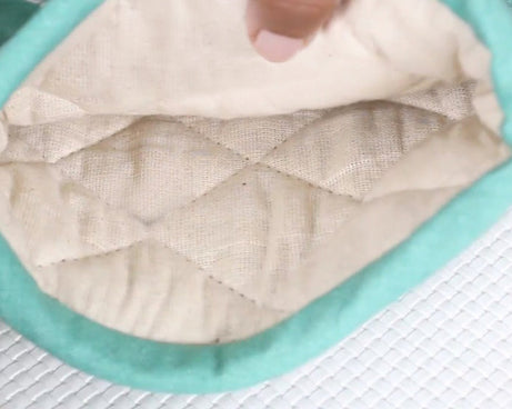 Padded cotton baking essential, suitable for microwave and oven