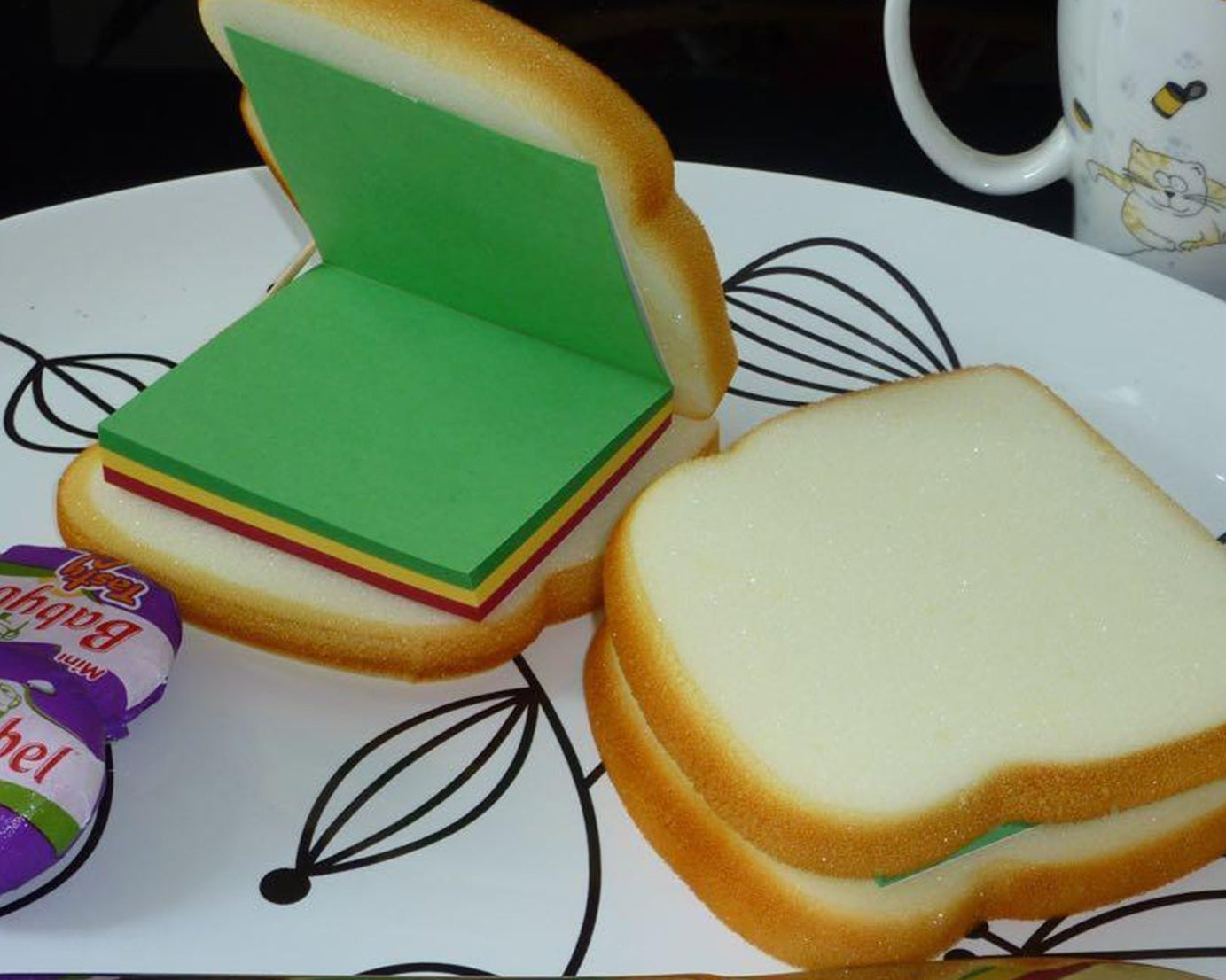 Fun sandwich-shaped notepad, ideal for office use