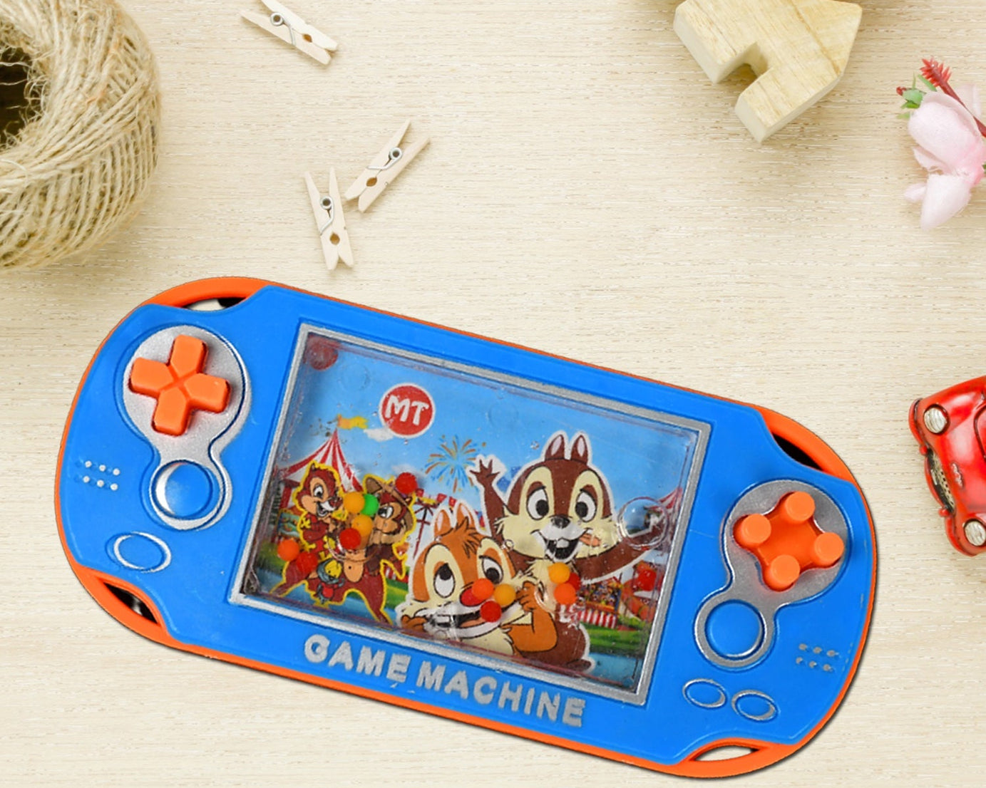 Handheld water game toy
